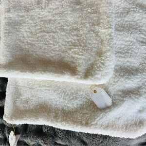 NWT Pair Pottery Barn Faux Fur Pillow Cover 26” x 26”